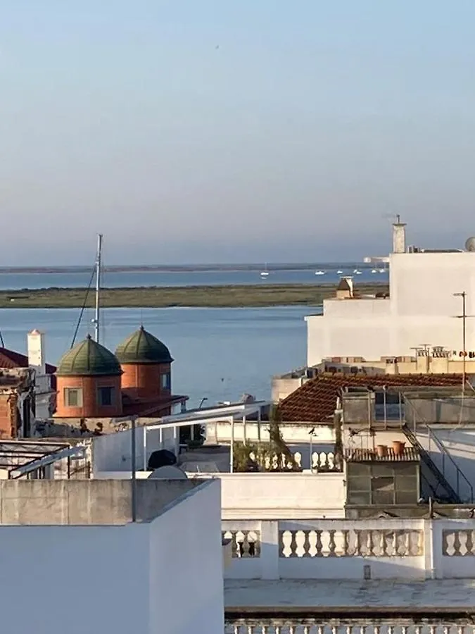 Olhaomirante Guesthouse
