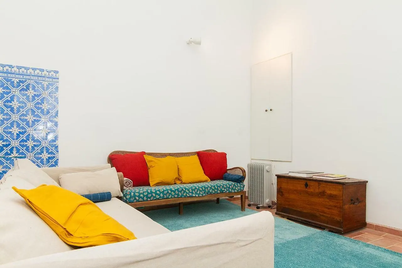 Olhaomirante Guesthouse